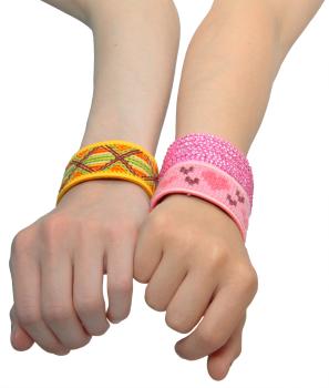 Kunstleder-Armbänder "Individuell", 4er Set